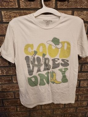 Bundle Of 2 Short Sleeve Shirts Size Med